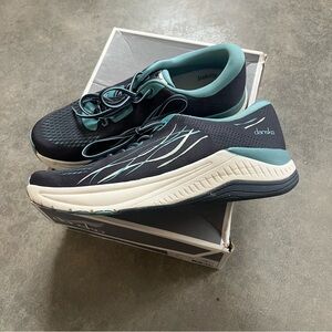 Dansko Women’s Pace Mesh Walking Shoe Lightweight Arch Support